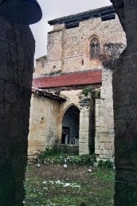 Claustro de la colegiata de Valpuesta