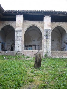 Claustro de la colegiata de Valpuesta