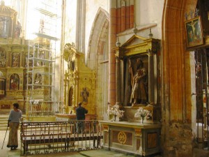 Interior de la colegiata de Valpuesta