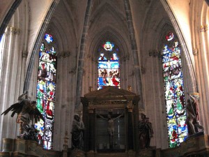 Interior de la colegiata de Valpuesta