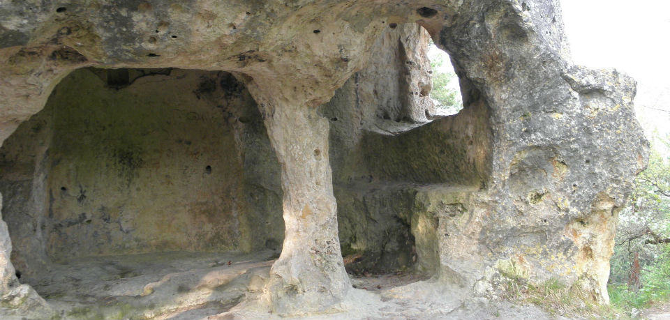 Cuevas artificiales de Pinedo, en Valdegovía
