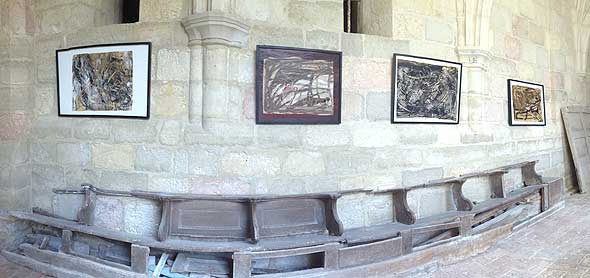 Escultura y pintura de Luis Hoyos, en el claustro